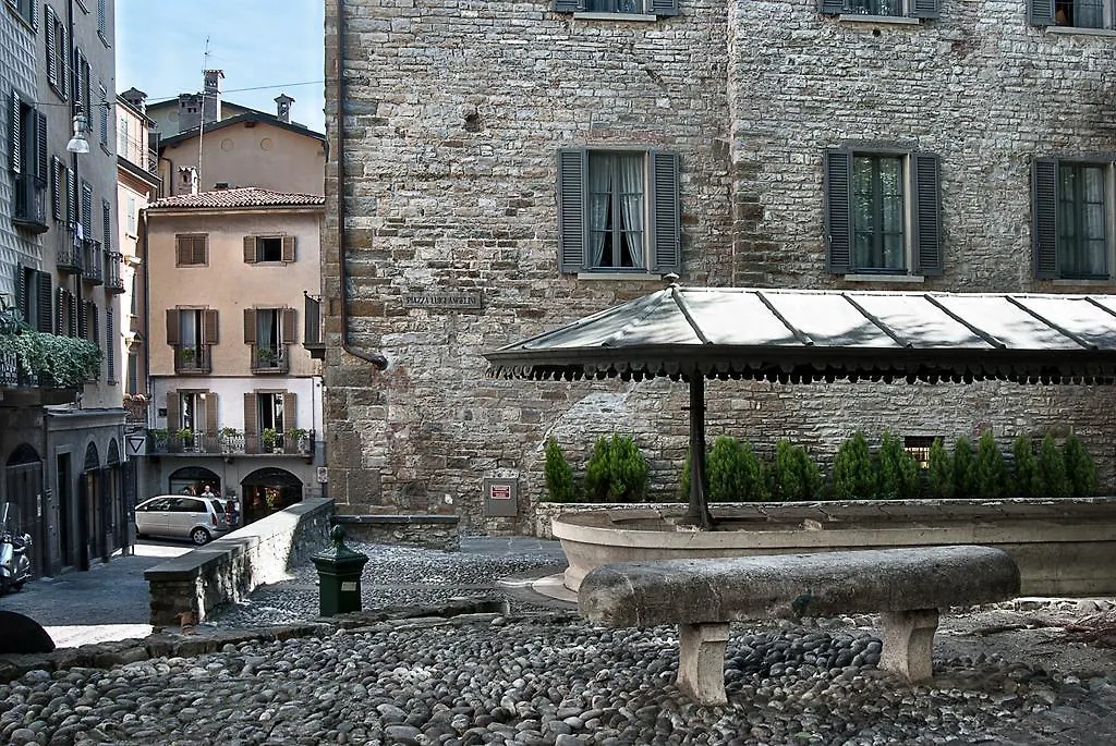 ホテル La Torre Bergamo House イタリア